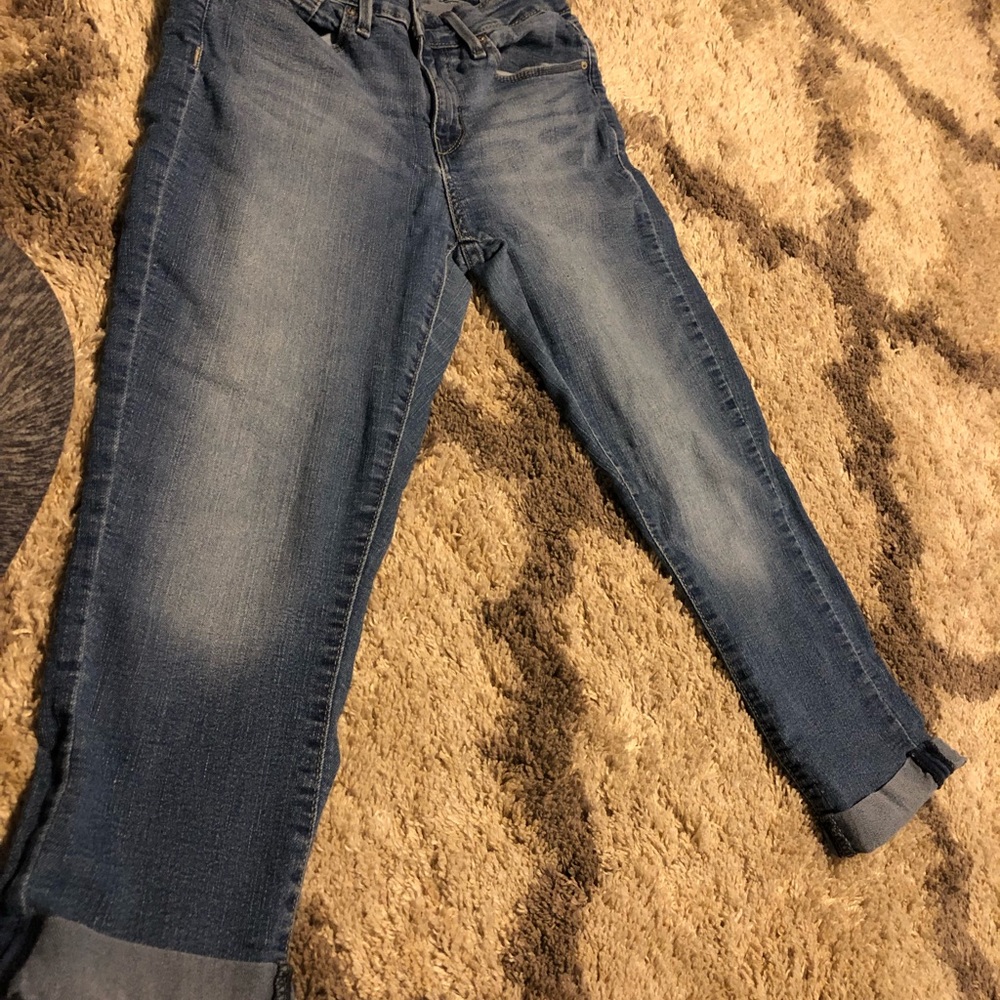 Levi cuffed capris